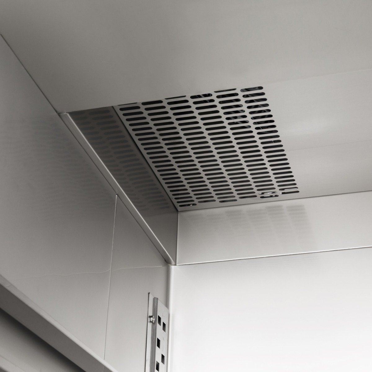 Bakery Freezer - 800L - Adjustable Shelves - Fits 60 x 40cm - on Wheels - Image 11